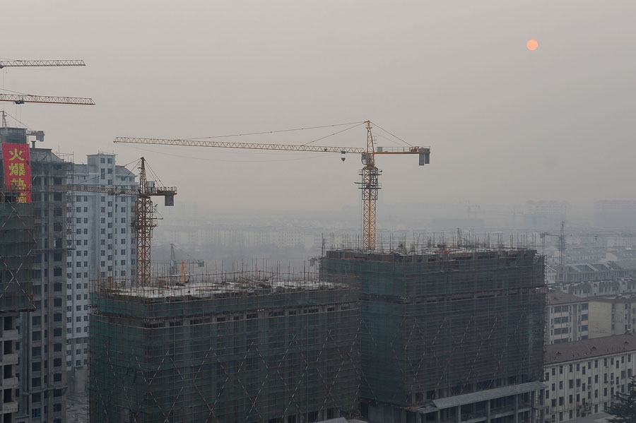 Chinese cities wrapped in smog