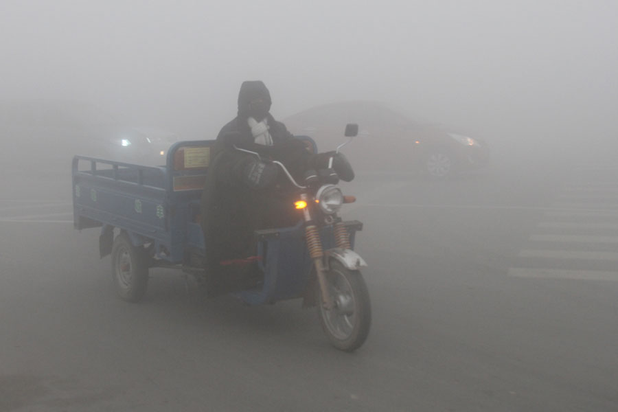 Chinese cities wrapped in smog