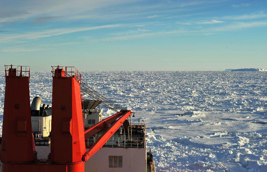 Xuelong blocked by thick ice