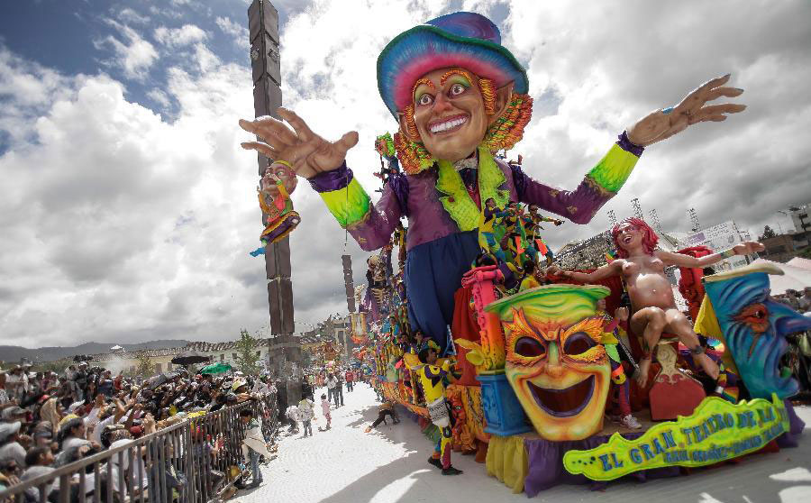 Grand parade ends carnival in Colombia