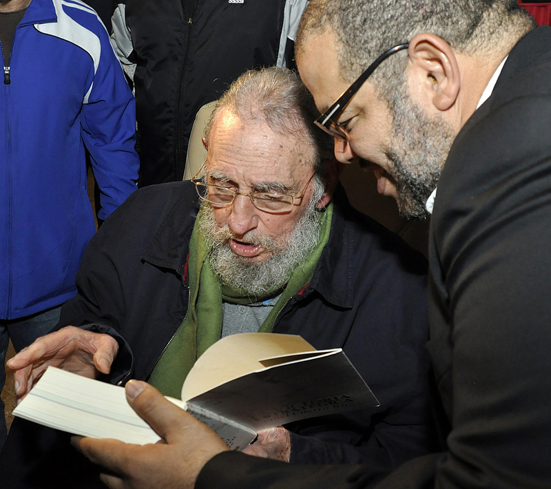 Fidel Castro makes first public appearance in 9 months