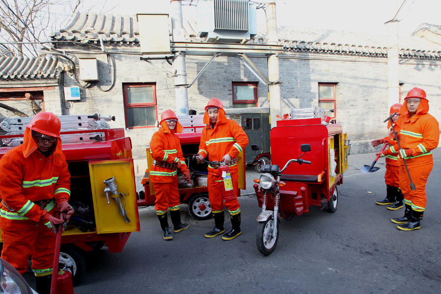 Fighting fires, <EM>hutong</EM> style