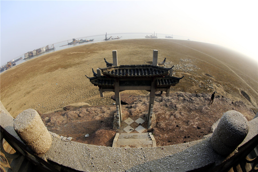 Drought is drying out Poyang Lake