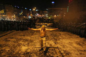 Riot police move in against Kiev protest camp