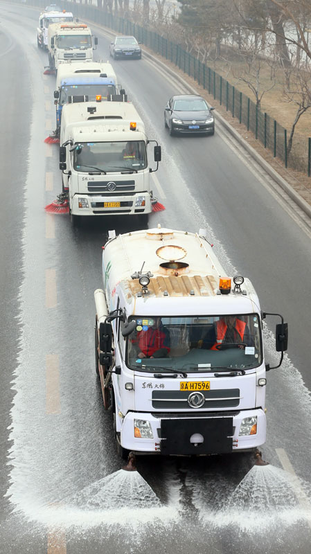 Heavy smog lingers in large area of N China