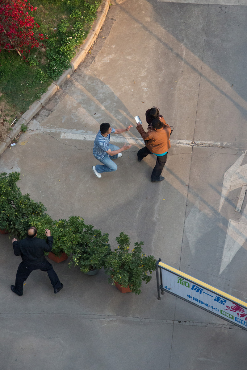 Cleaver-wielding man subdued after tense standoff