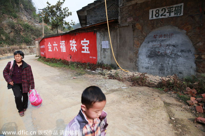 Poisonous mine turns village into cancer community