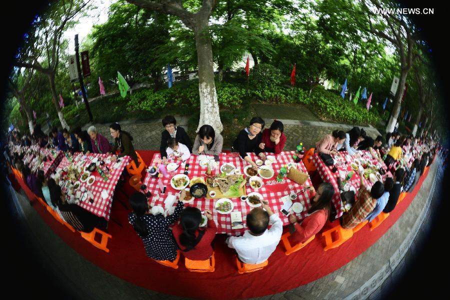 Cattle feast in China's Hangzhou