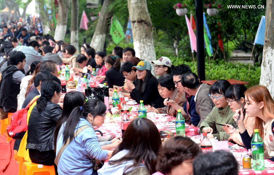 Cattle feast in China's Hangzhou