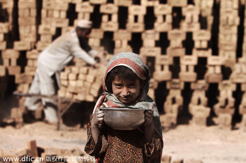 Gripping pictures of child laborers