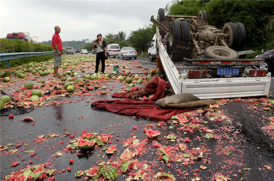 Watermelon truck overturns on highway