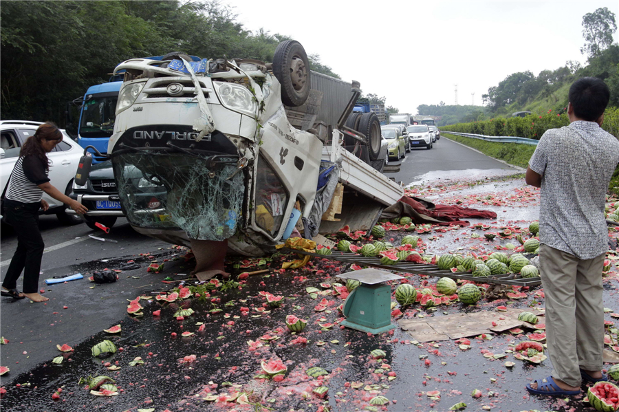 Watermelon truck overturns on highway