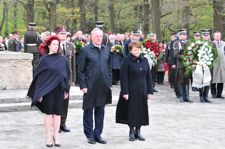 Countries mark end of WWII