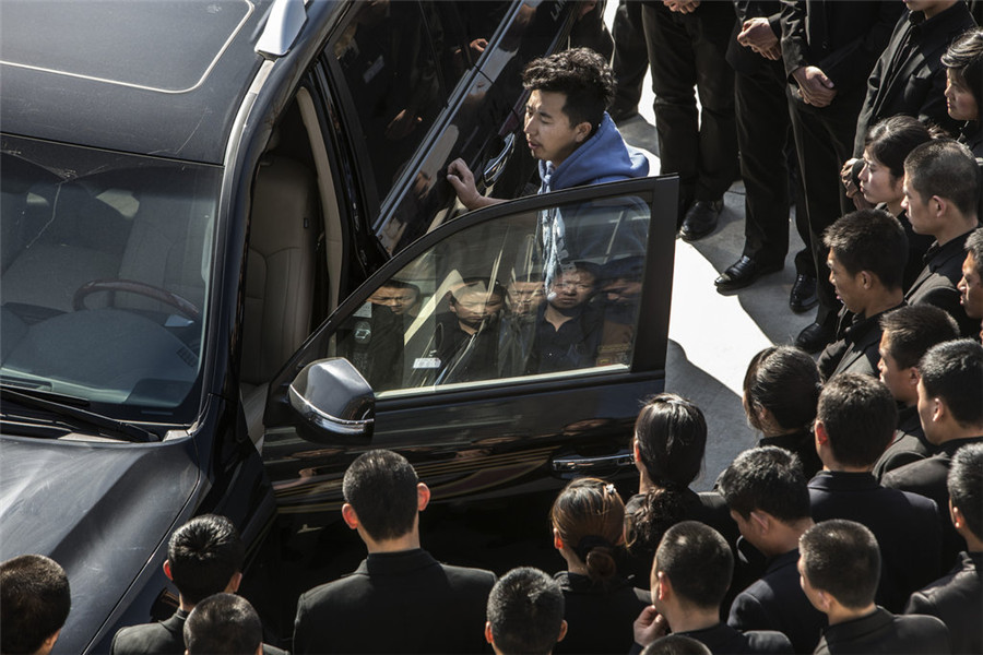 Tough training at Beijing bodyguard camp