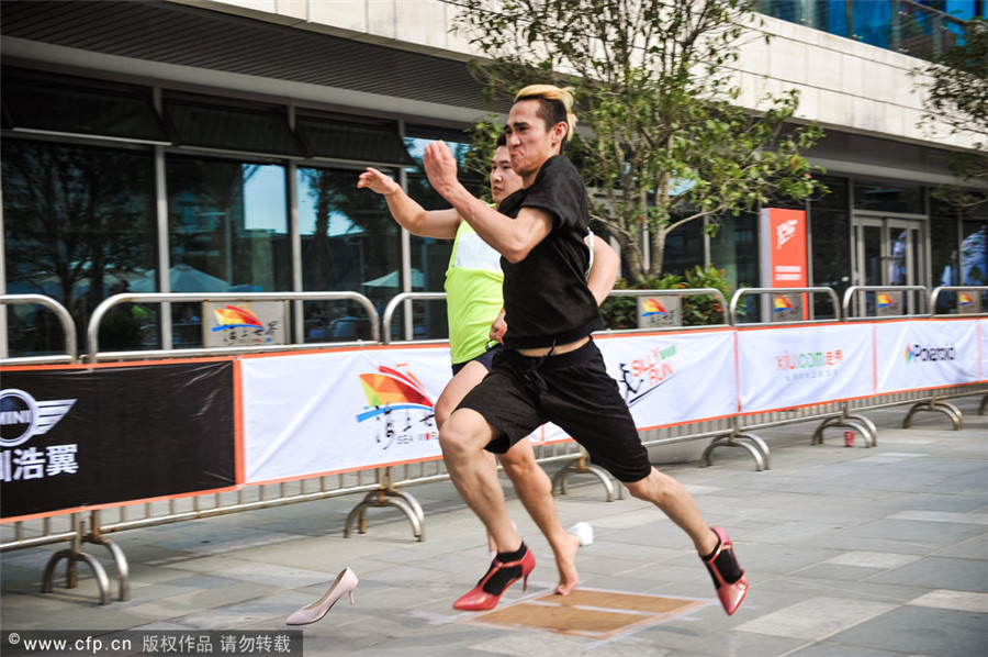 Glamorous male runners in Shenzhen