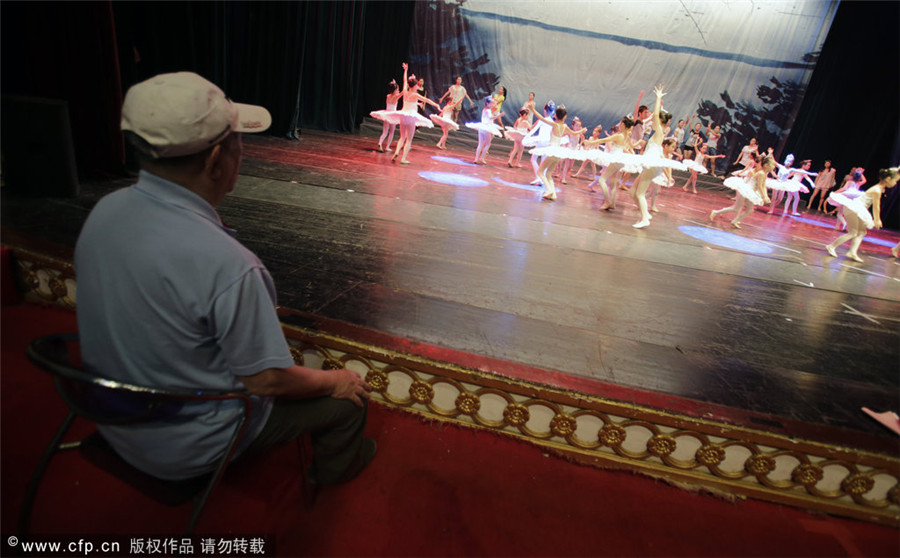 Old couple bring children's ballet to theater