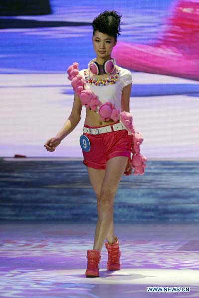 Models shine at final of New Silk Road Model Contest