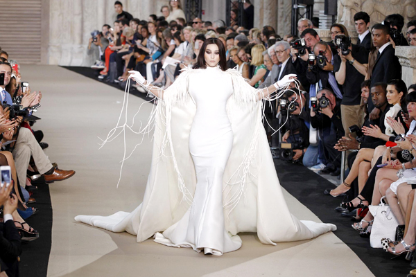 Fan Bingbing on T-platform in Paris