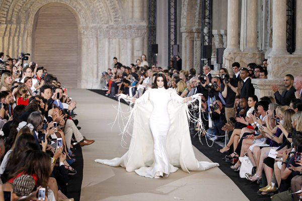 Fan Bingbing on T-platform in Paris