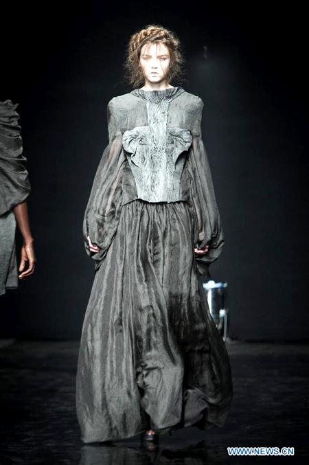 Paris Fashion Week: designer Yin Yiqing's creations