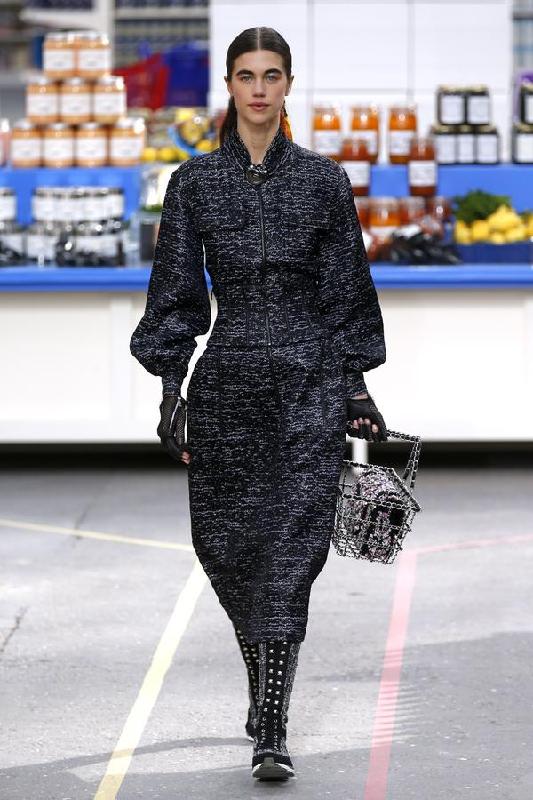 Chanel turns runway into supermarket[2]- Chinadaily.com.cn