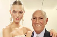 Oscar de la Renta remembered for his elegant designs, generosity