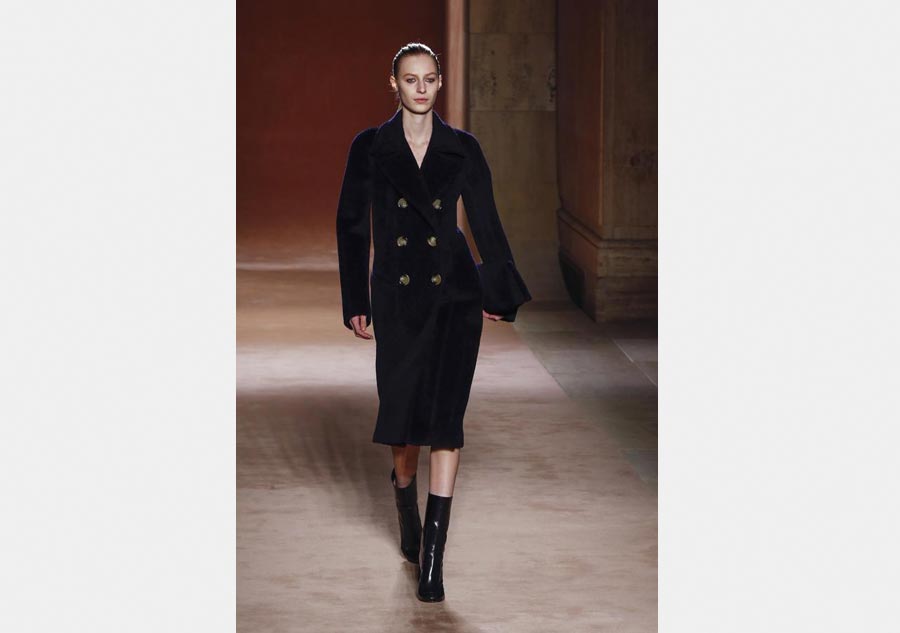 Victoria Beckham Fall/Winter 2015 collection