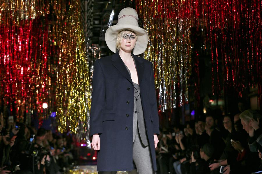 Elie Saab, Vivienne Westwood sparkle at Paris Fashion Week