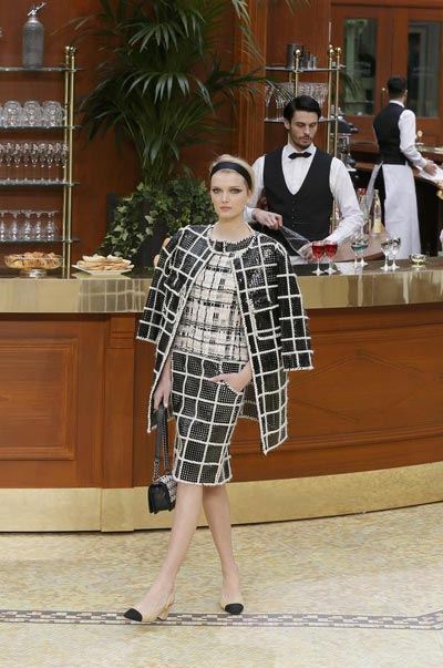 Beauties in a brasserie for Chanel's Paris fashion show