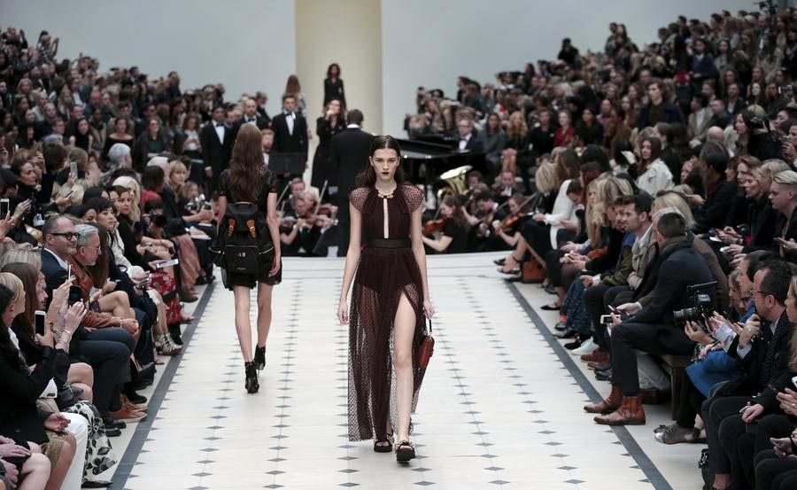 LFW: Burberry Prorsum Spring/Summer 2016 collection