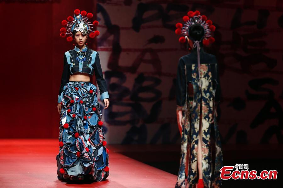 Fashion show blends Chinese and Western cultures