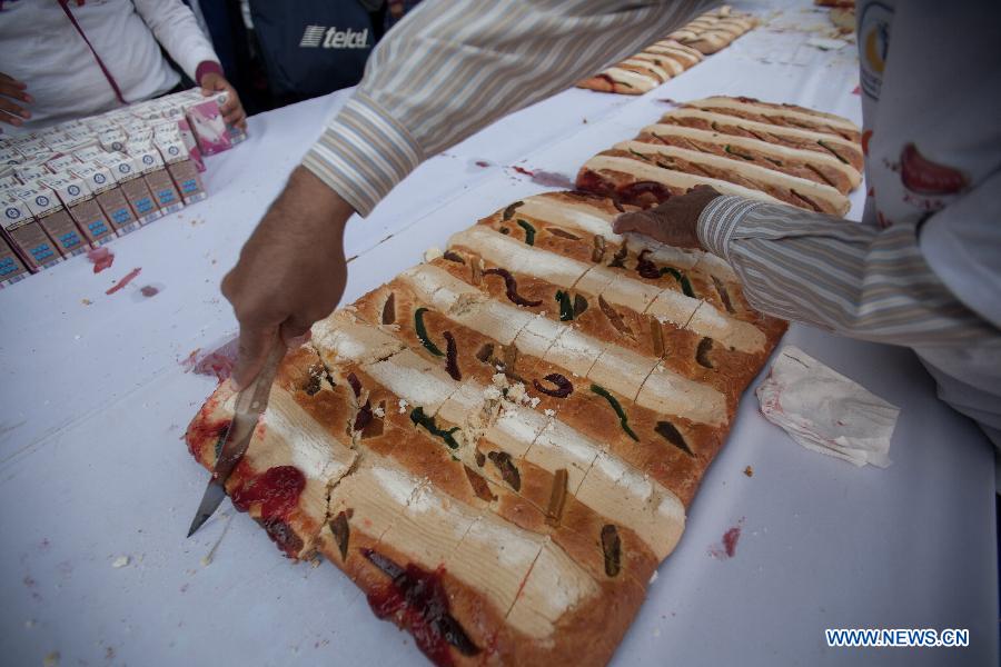 King's Ring cake baked to mark Three Kings Day in Mexico