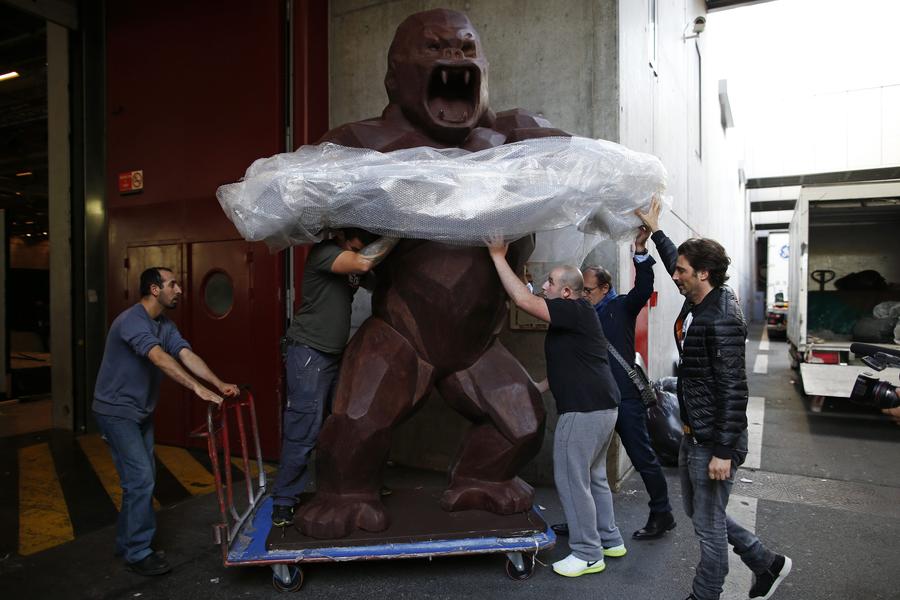 Chocolate King-Kong in Paris