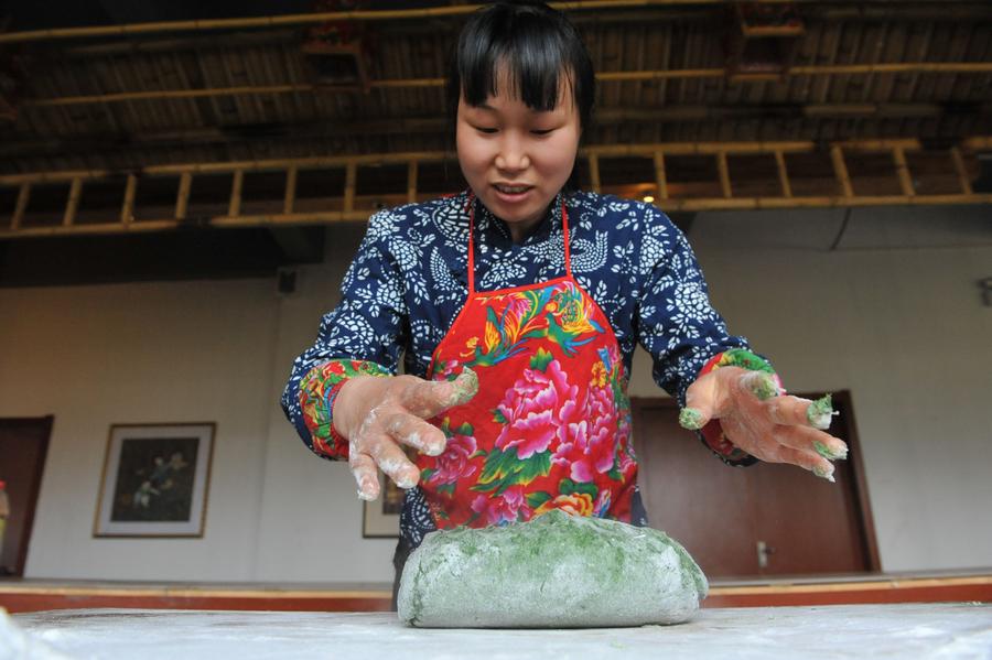 A time to enjoy traditional Qingming snack