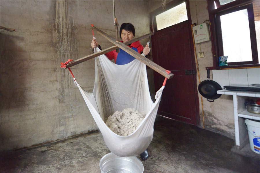 Villagers busy making Matang as Chinese Spring Festival approaches