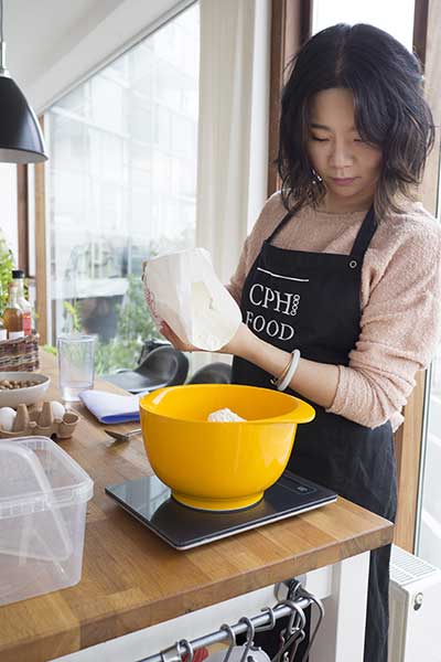 Popular blogger helps viewers get food on the table