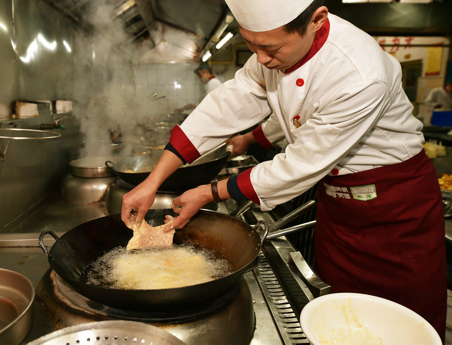 Traditional 'Ba Da Wan' graces dinner table for coming Lunar New Year