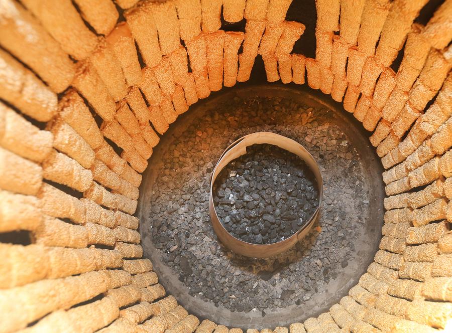 Sesame seed cake: Traditional food of Xiting in E China