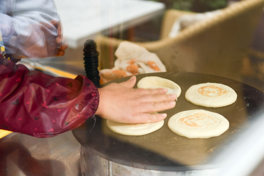 Street food culture explored in Tianjin