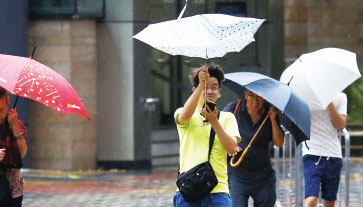 HK recovers quickly from typhoon