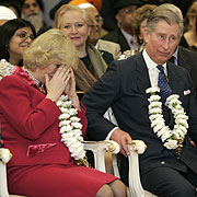 印度剑术表演吓坏了英国王储夫人卡米拉