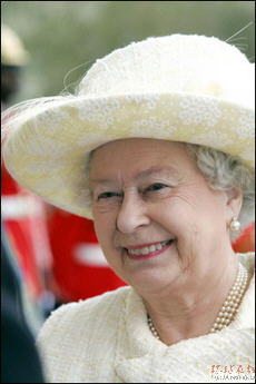 伊丽莎白二世女王的生平、资产、趣闻、爱情