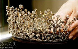 众多买家追捧 英国玛格丽特公主珍贵珠宝拍出天价