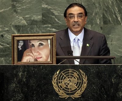 巴基斯坦总统联大演讲 搬出亡妻照片