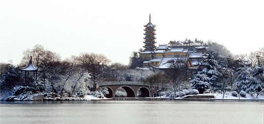 镇江金山雪景