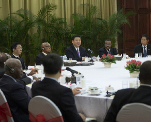 习近平同非洲国家领导人举行早餐会