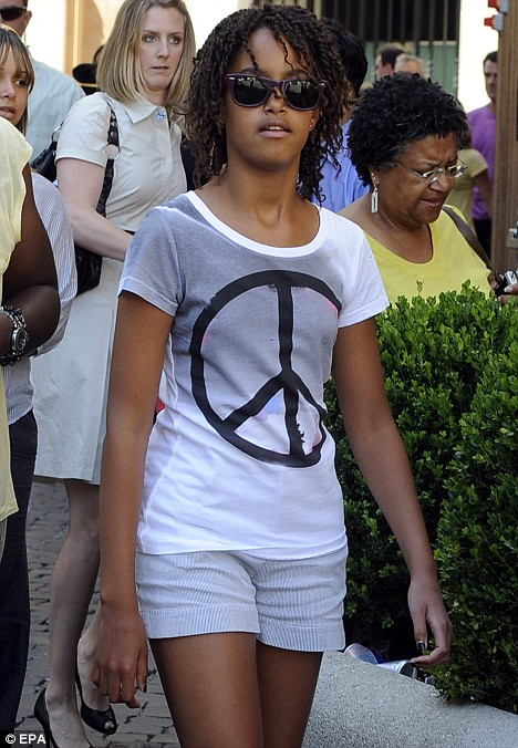 奥巴马巧打女儿牌 第一女儿穿反核T恤支持老爸