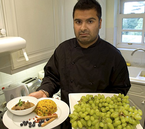 印度厨师两年研制出“全球最健康菜肴” 自称能抗癌