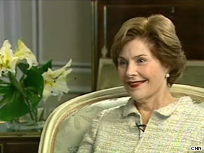 美前第一夫人劳拉谈政治 夸奥巴马并为丈夫布什辩护
