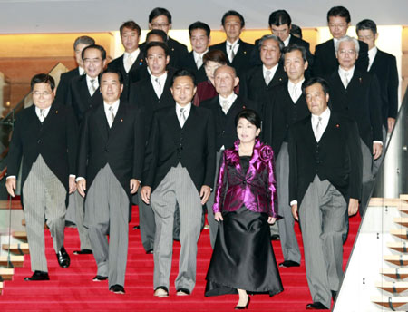 日本新政府正式成立 鸠山内阁人事安排照顾党内派系平衡
